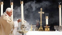 Pope_Benedict_Incenses_Yankee_Stadium_Altar-.jpg